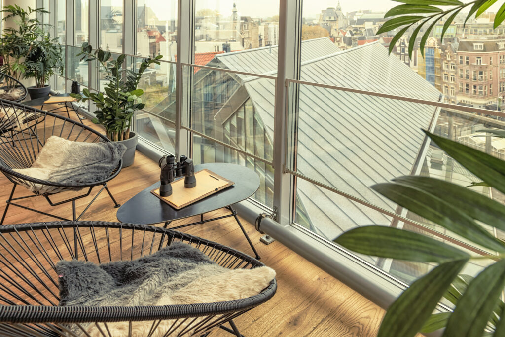 סגירת מרפסת בזכוכיות מתקפלות